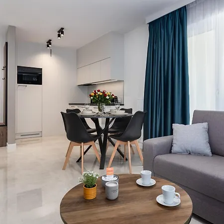 Sun Towers With Balcony & Parking By Renters Lejlighed *