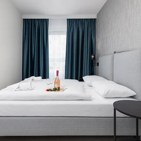 Sun Towers With Balcony & Parking By Renters * Świnoujście (Swinemünde)