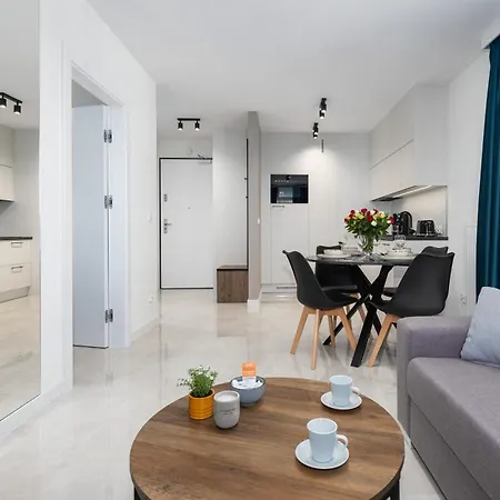 Sun Towers With Balcony & Parking By Renters * Świnoujście (Swinemünde)