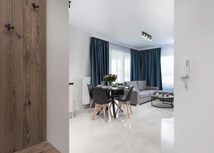 Sun Towers With Balcony & Parking By Renters Appartement