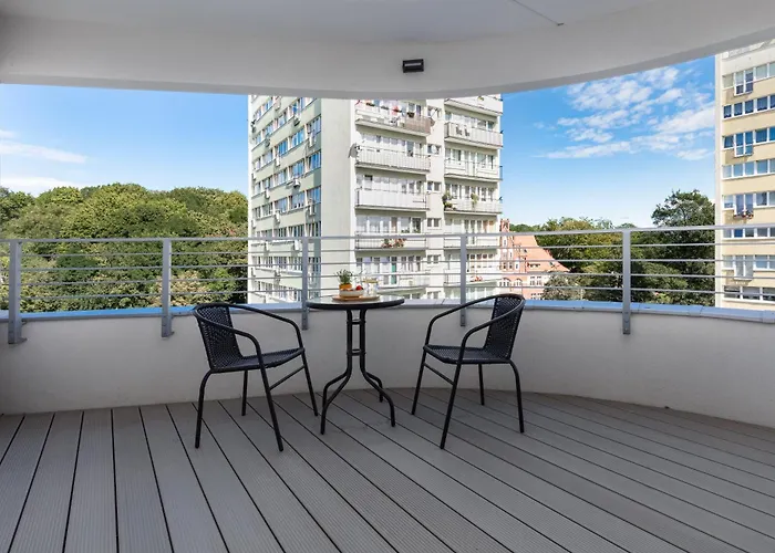 Sun Towers With Balcony & Parking By Renters Appartement *