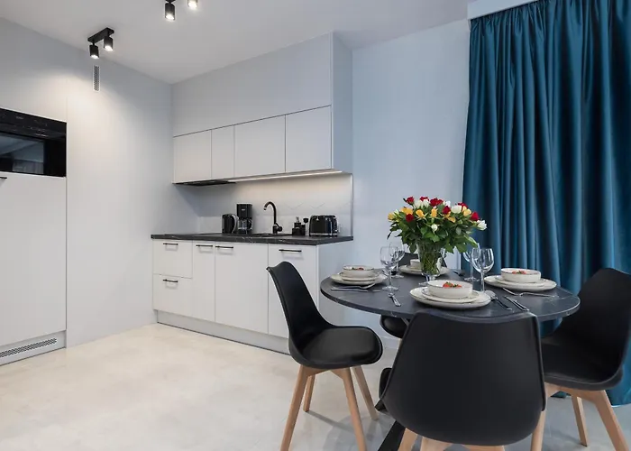 Sun Towers With Balcony & Parking By Renters Świnoujście