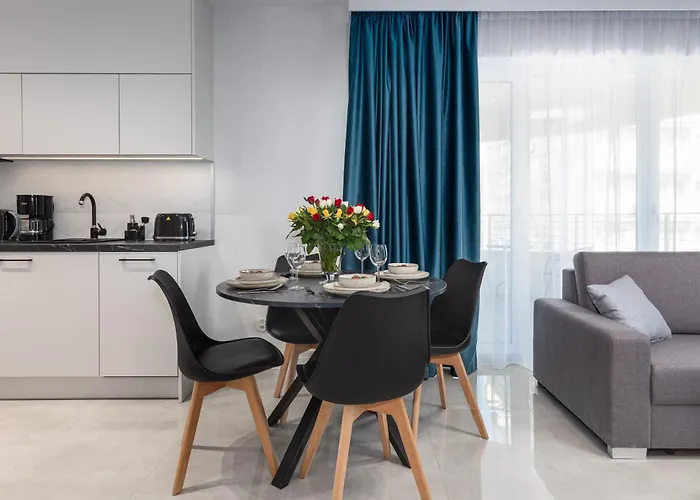 Sun Towers With Balcony & Parking By Renters Appartement